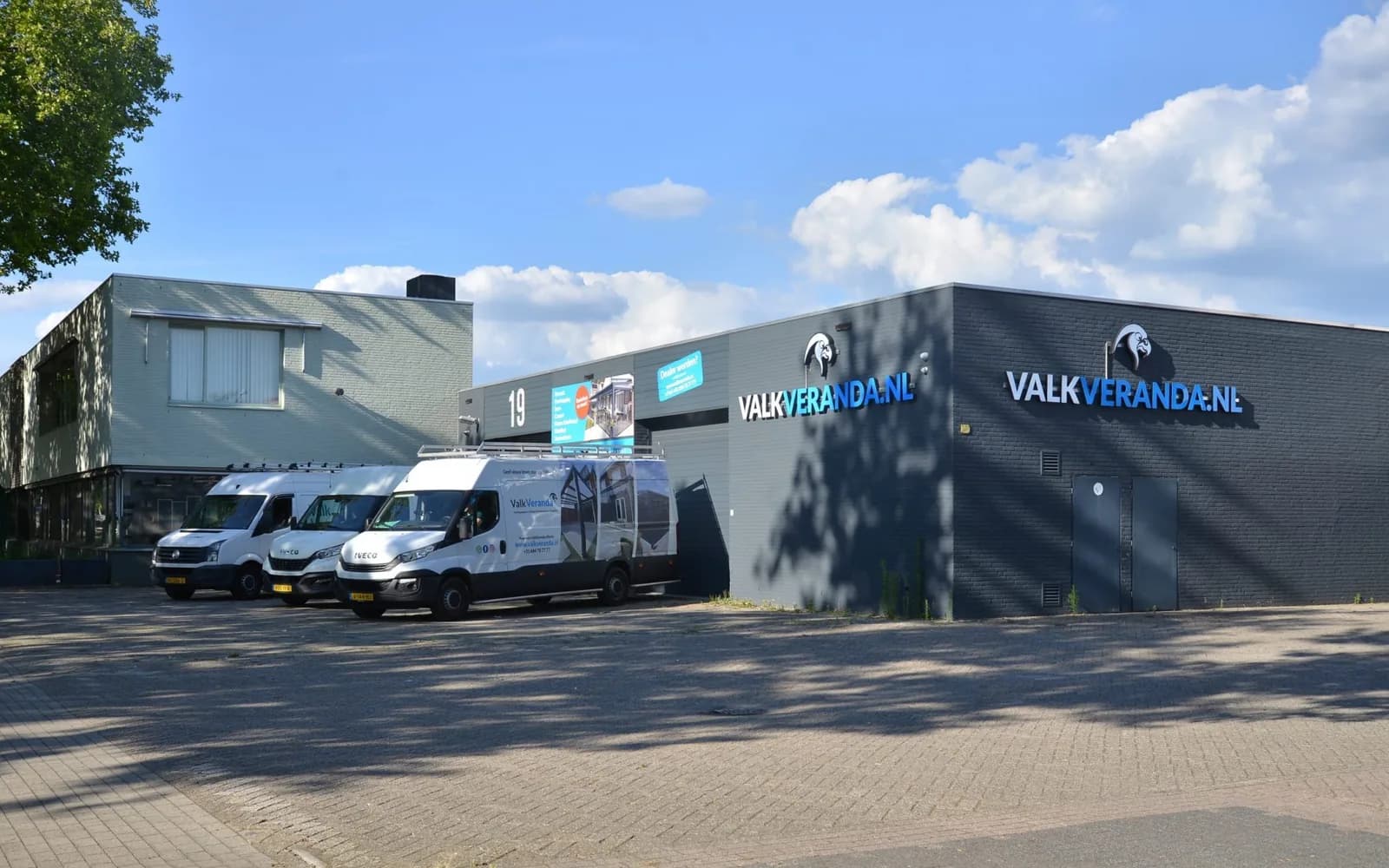 Het pand van Valk Veranda aan de Dillenburgstraat in Eindhoven
